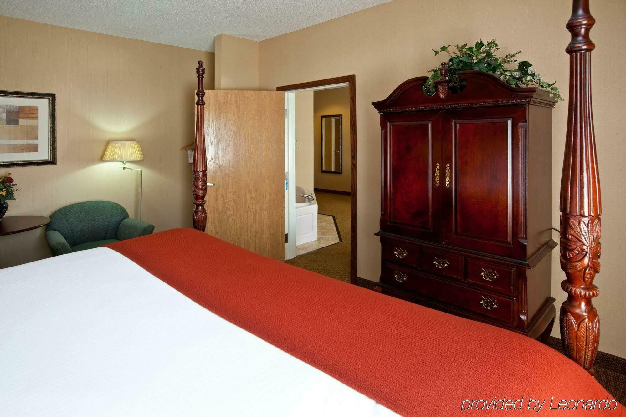 Holiday Inn Express Hotel & Suites Cincinnati-North/Sharonville Dış mekan fotoğraf